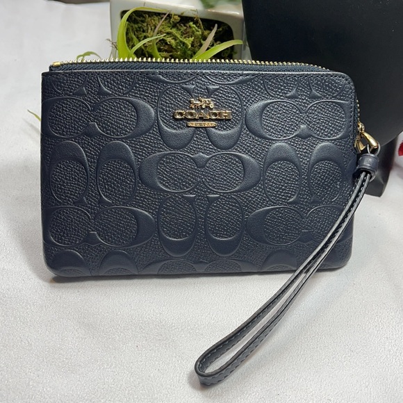 Coach wristlet zip wallet leather signature C’s - Picture 6 of 8
